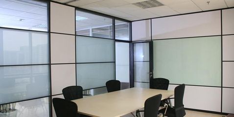 双层板材加玻璃隔断的建筑美学与应用分析 铝型材产品的工业设计创新 — 中铝网深度解析